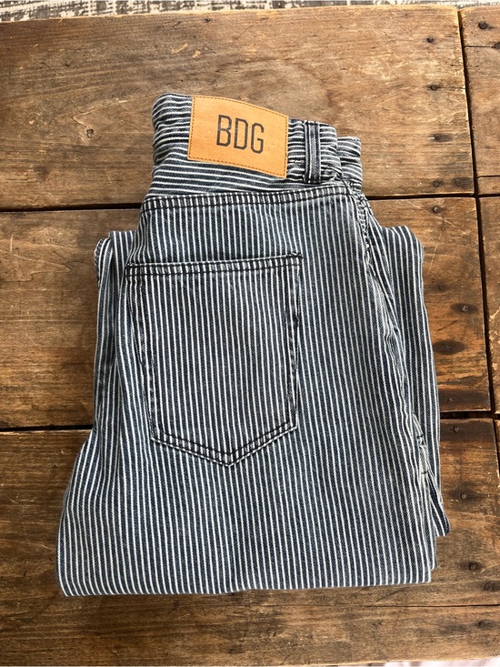 BDG Denim - BDG Ozzy Pinstripe Pace Loose Jeans size 25